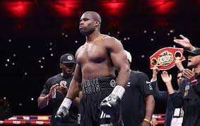 Менеджер Дюбуа анонсував можливе повернення в ринг у бою з Чжилеєм