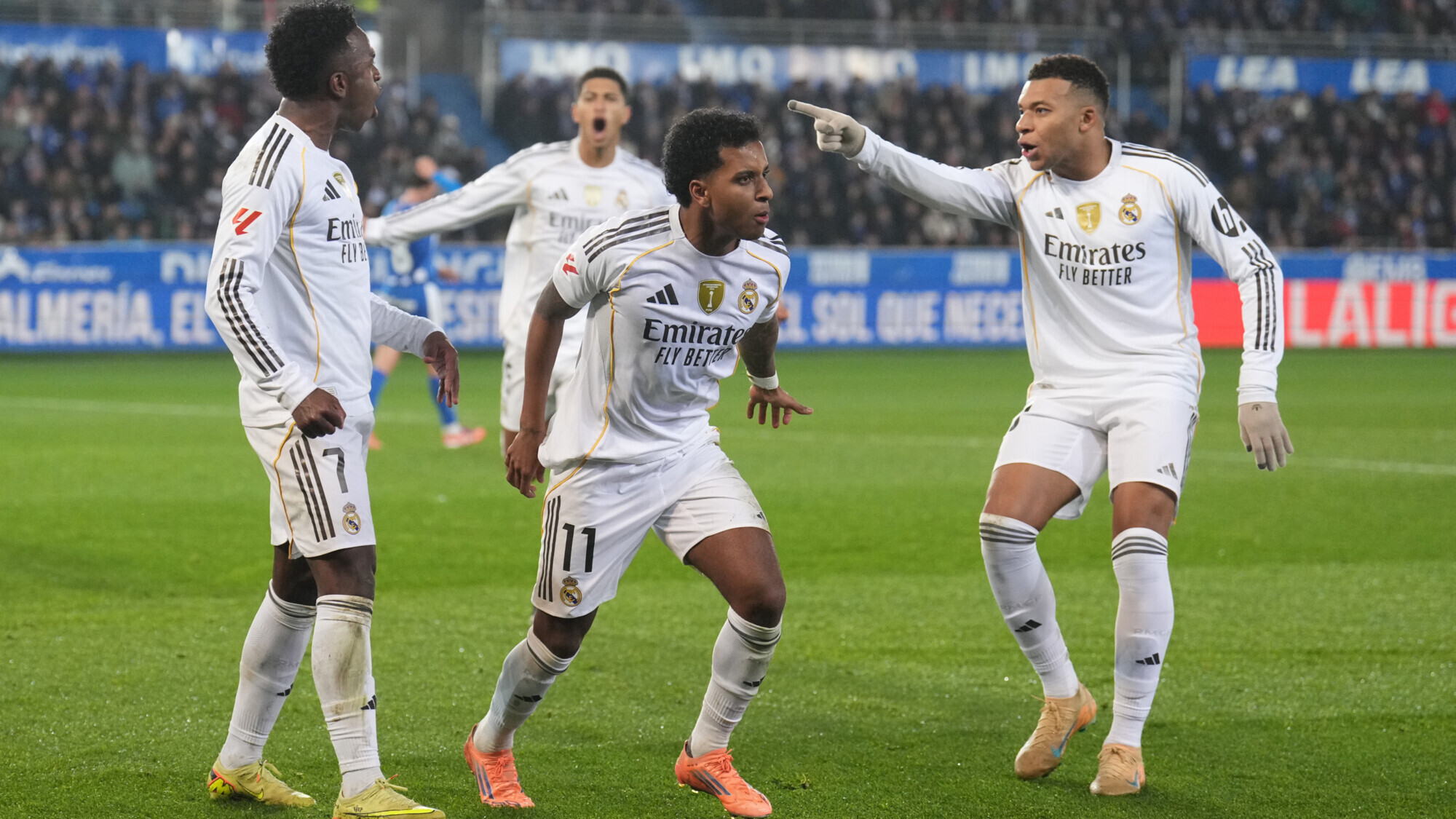 Голи Мбаппе та Родріго принесли Реалу виїзну перемогу над Алавесом