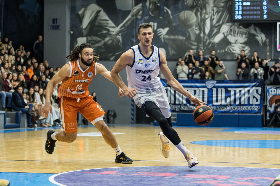 Дніпро вирвав перемогу над Черкаськими Мавпами у напруженому матчі Суперліги