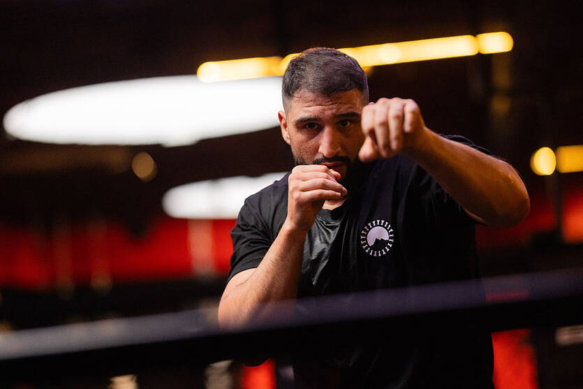 Кабаєл може стати чемпіоном WBC без бою з Усиком — деталі ситуації