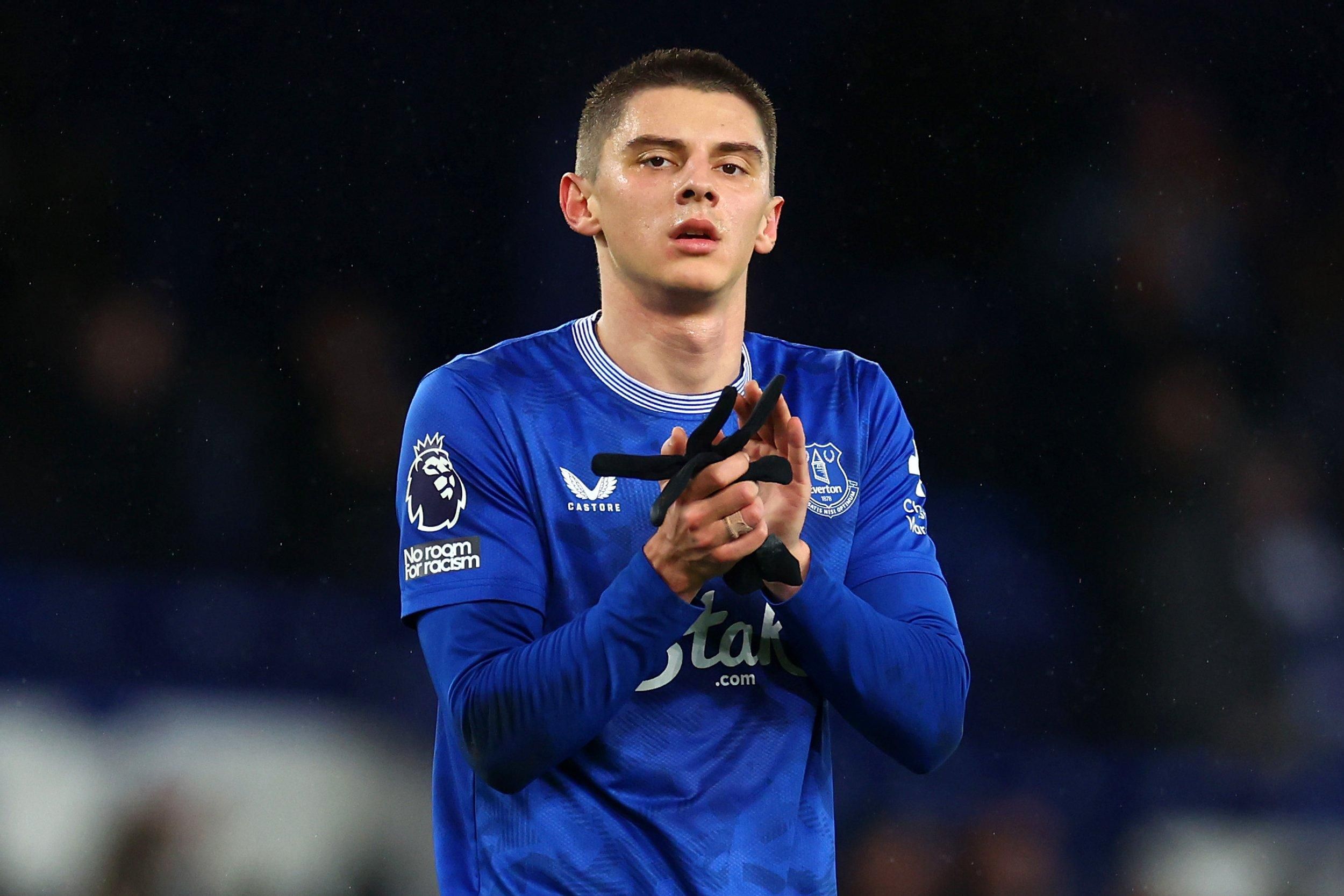 Эвертон может обменять Миколенко на Робинсона: клубы ведут переговоры