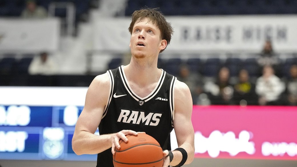 Максиму Шульге запретили трансферы под эгидой ФИБА из-за долга агентству