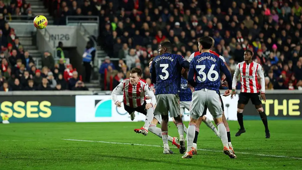 Арсенал упустил победу над Брентфордом и не увеличил отрыв в чемпионской гонке