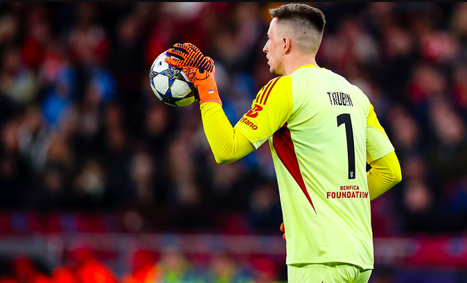 Хет-трик Павлідіса та «сухий» матч Трубіна: Бенфіка розгромила Морейренсе