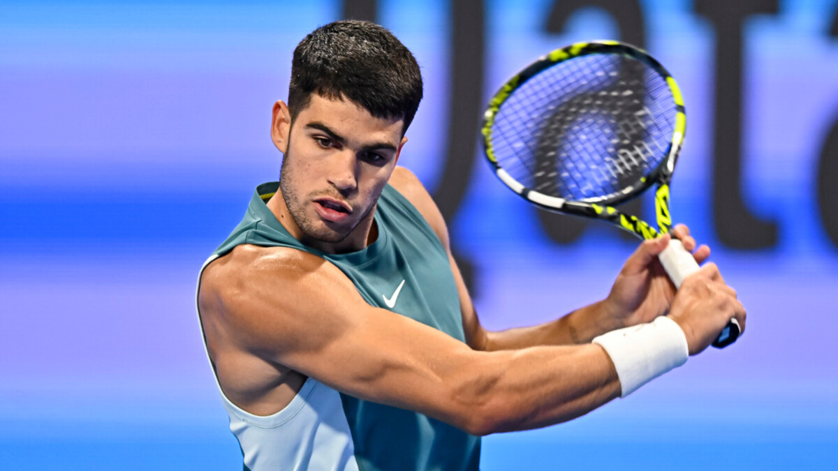 Алькарас уверенно прошел Де Минора и вышел в полуфинал Australian Open