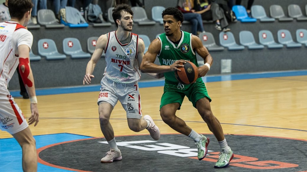 Днепр лидер регулярного чемпионата Суперлиги, сформированы пары плейоф