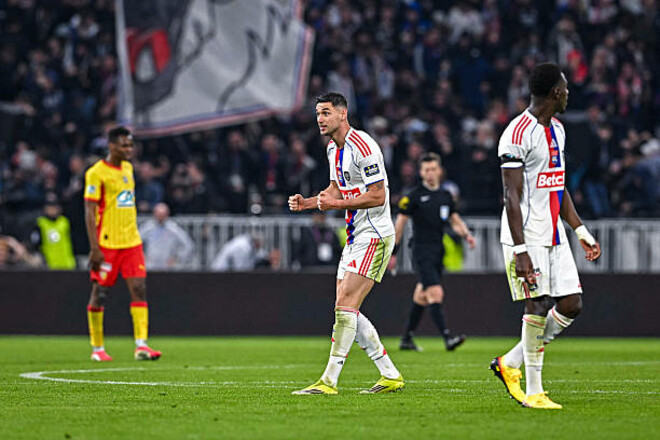 Лион спасся от поражения в матче с ФК Париж, Яремчук вышел на замену