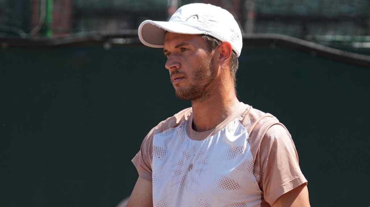 Орлов выбыл в первом круге «челленджера» в Букараманге, уступив квалифаеру