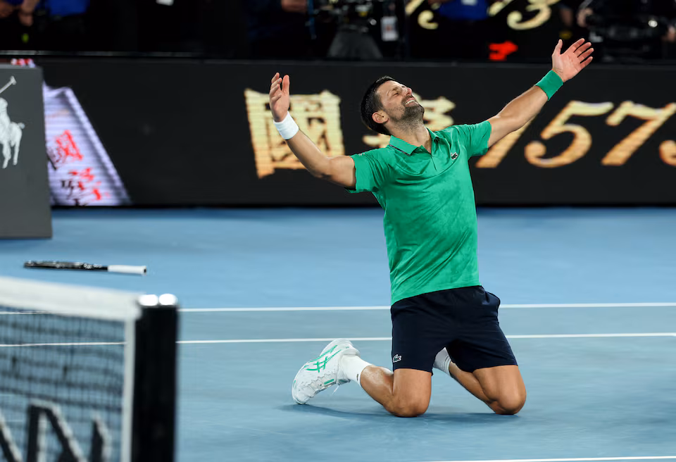 Синнер уступил Джоковичу в полуфинале Australian Open в пяти сетах