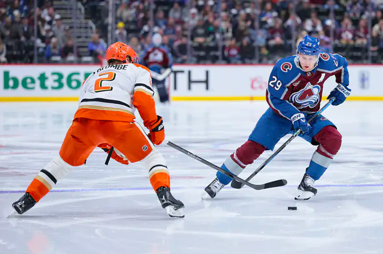 Колорадо переміг Анагайм, а Кароліна не впоралася з Вашингтоном у матчах НХЛ