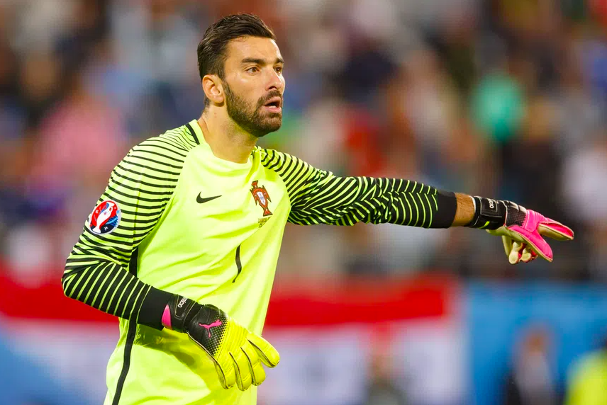 Бывший голкипер Португалии Руй Патрисиу решил завершить карьеру