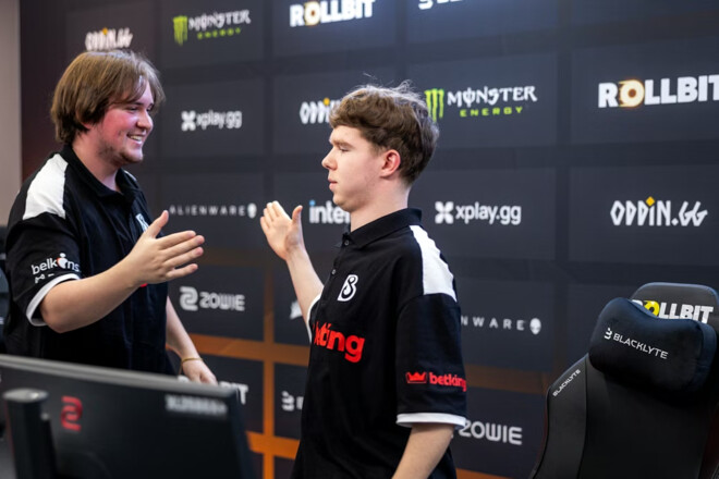 B8 вперше пробилися до третьої стадії Мейджору, перегравши 3DMAX