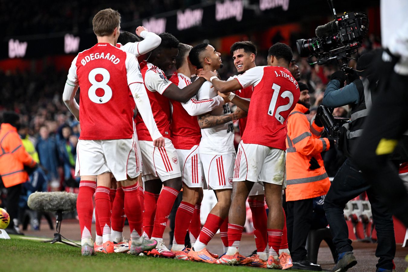 Арсенал влаштував розгром Астон Віллі після перерви та зміцнив лідерство в АПЛ