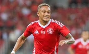 Витиньо может остаться в Интернасьонале после завершения аренды с Динамо