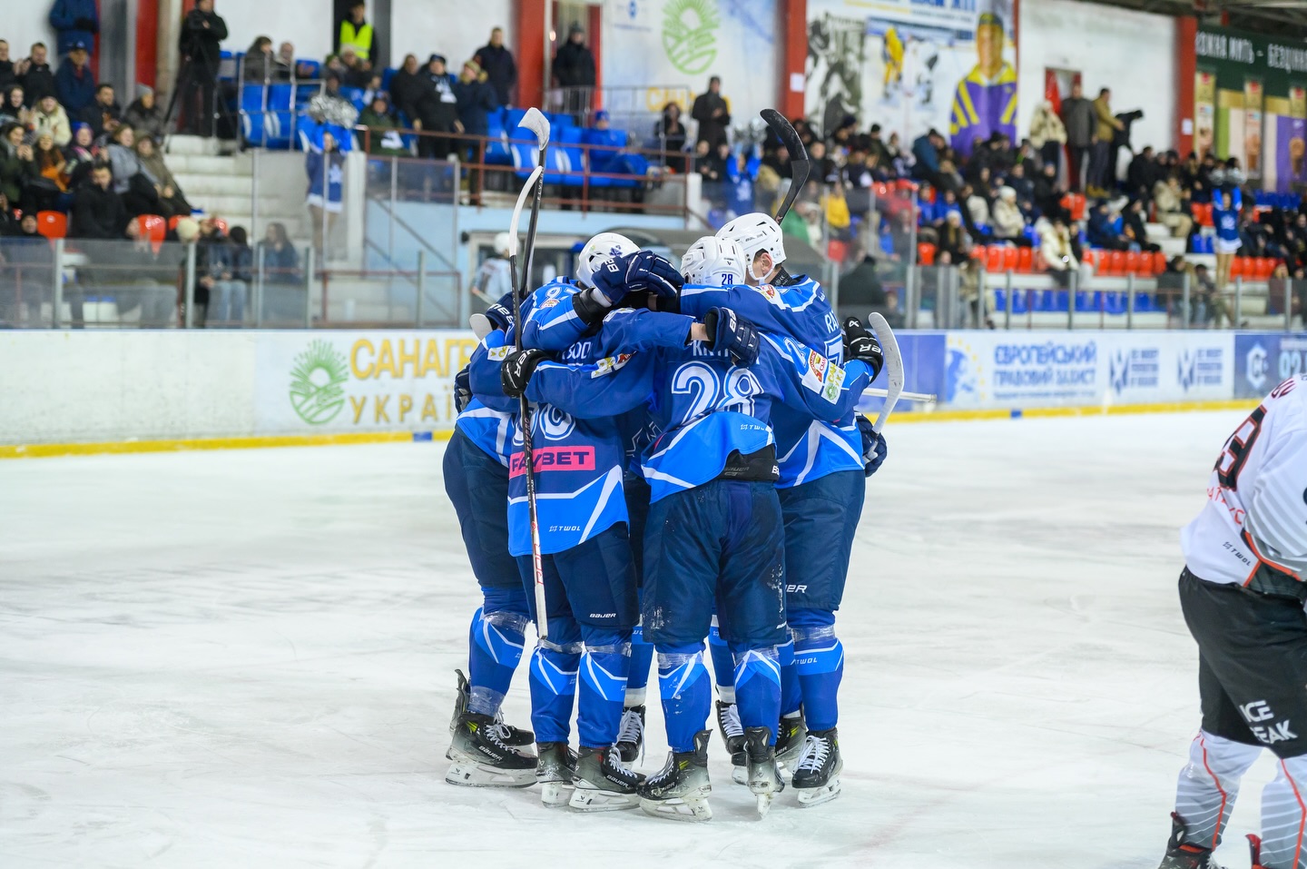 Сокіл розгромив Крижинку, Одещина переграла Шторм у чемпіонаті України