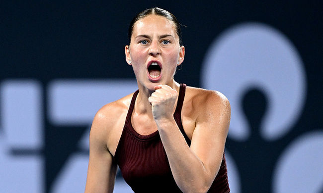 Костюк в двух сетах обыграла «нейтральную» Андрееву и сыграет в полуфинале турнира в Брисбене