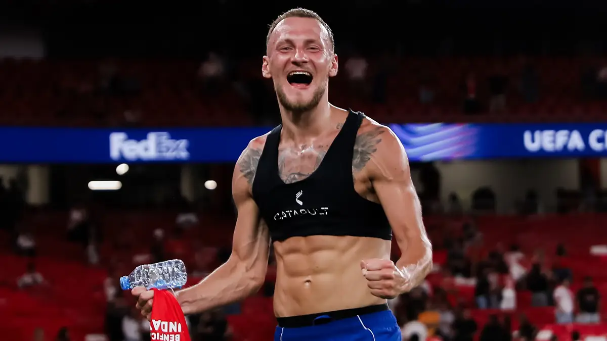 Карабах совершил камбэк в матче с Айнтрахтом и сохранил шансы на плей-офф