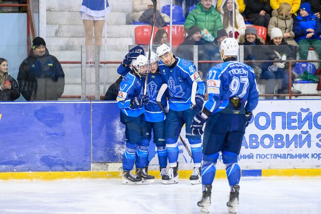 Сокол разгромил Шторм и приблизился к победе в чемпионате Украины