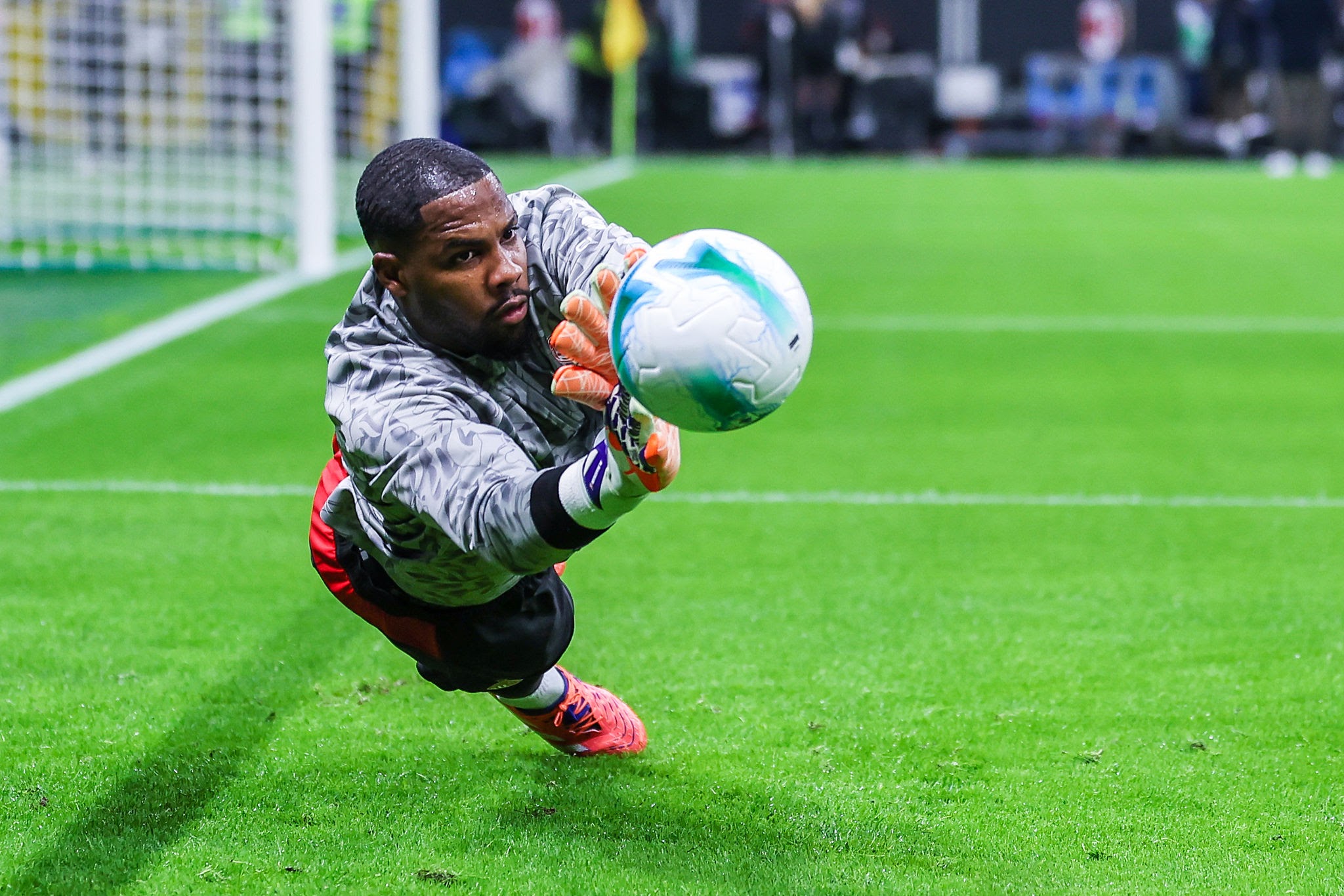 Мілан планує продовжити контракт з Меньяном