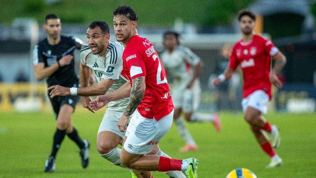 Бенфика победила Санта-Клару на Азорах, Трубин отыграл весь матч