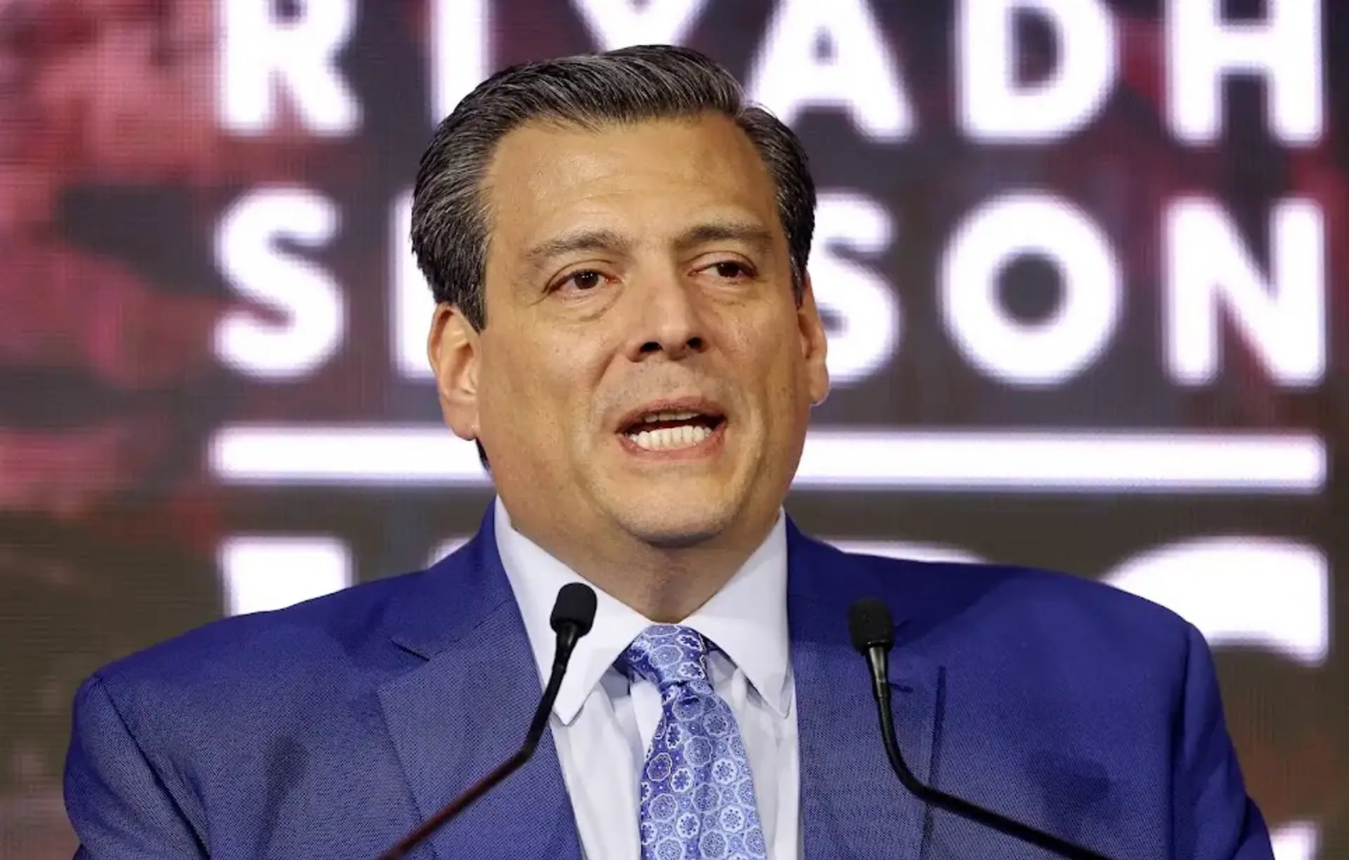 Президент WBC не підтвердив бій Усика проти кікбоксера Верховена