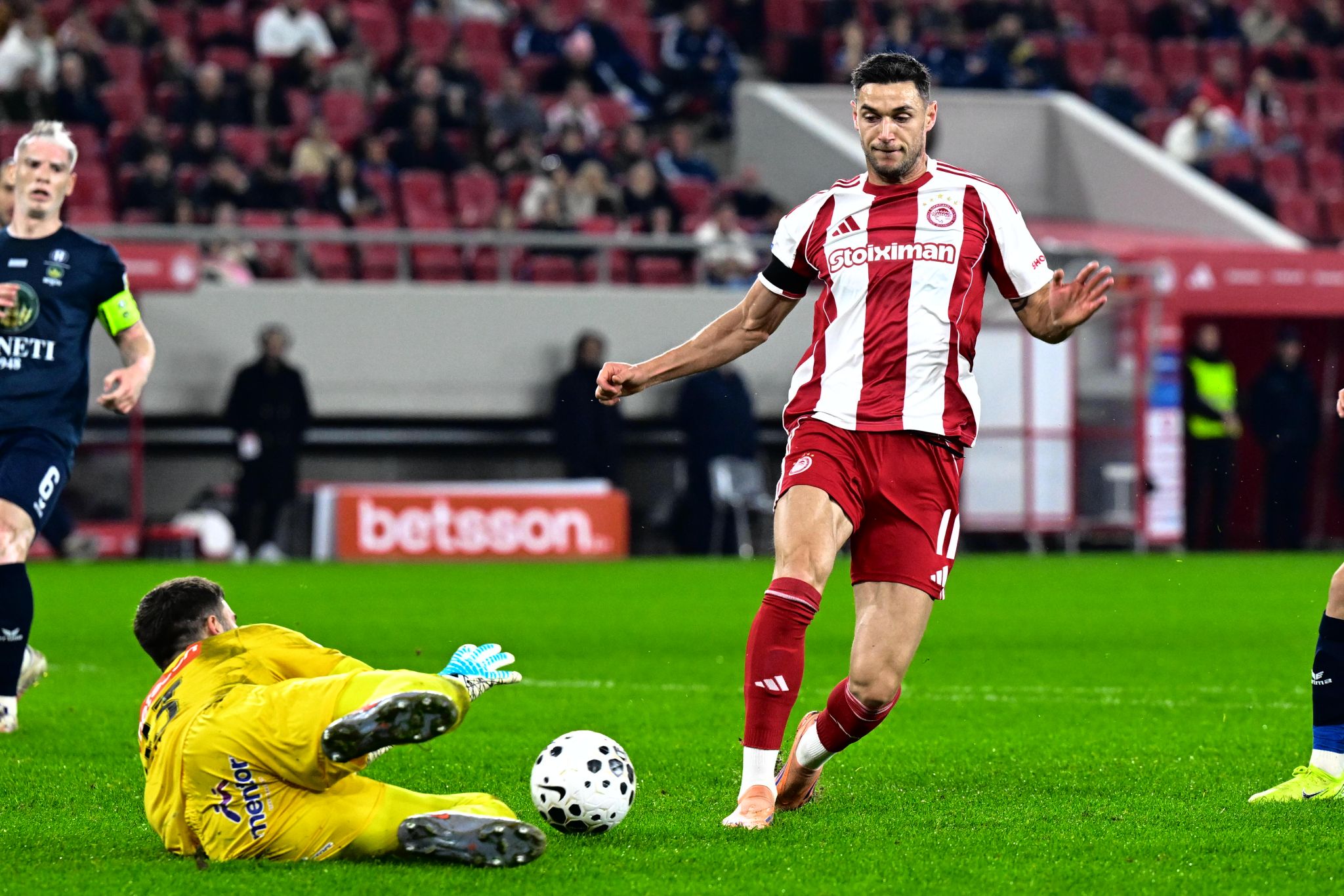 Яремчук забил за Олимпиакос в матче Кубка Греции