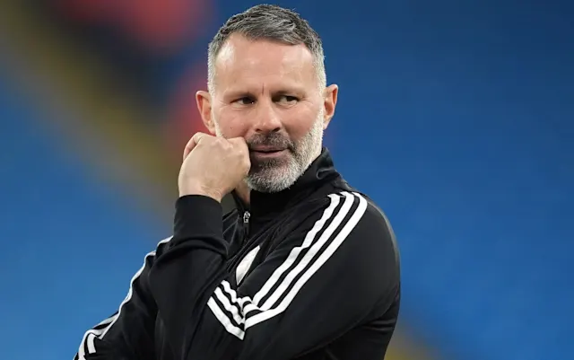 Райан Гиггз поздравил женщин с 8 марта рекламой онлайн-казино