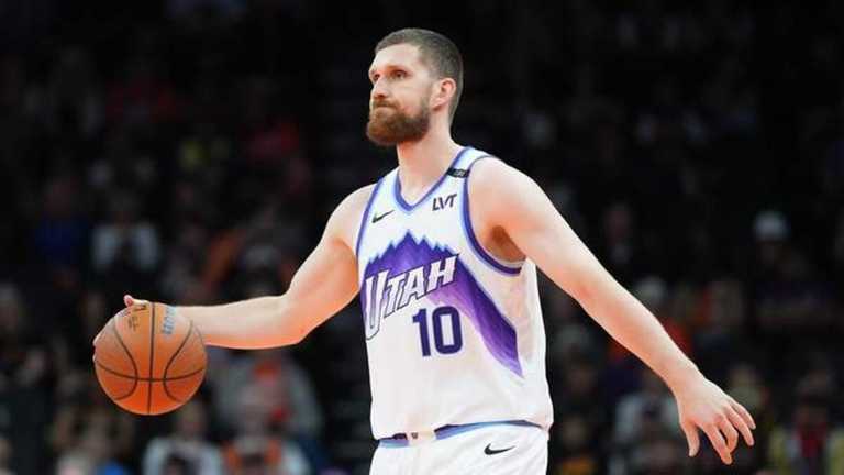 Михайлюк набрал 11 очков, но Юта не удержала преимущество в матче против Миннесоты