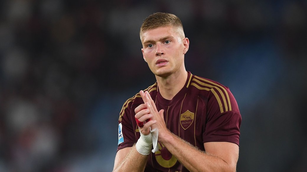 Довбик выбыл более месяца: украинец может вернуться в состав Ромы в конце декабря