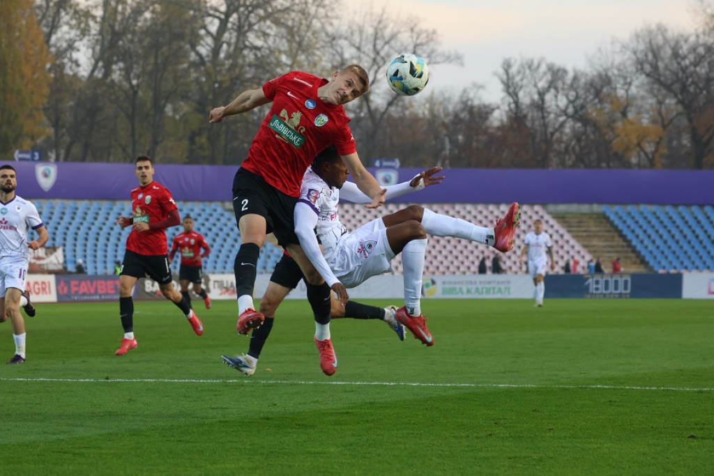 Карпаты одержали минимальную победу над ЛНЗ в матче с двумя остановками из-за тревоги