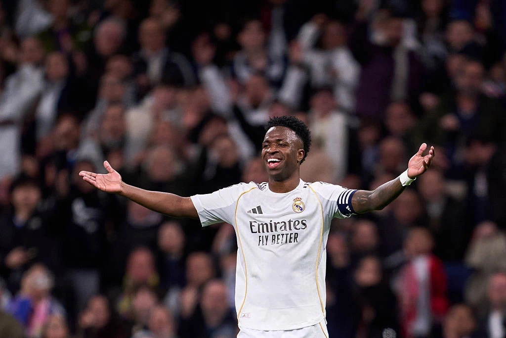 Відхід Алонсо відкриває шлях до нового контракту Вінісіуса з Реалом