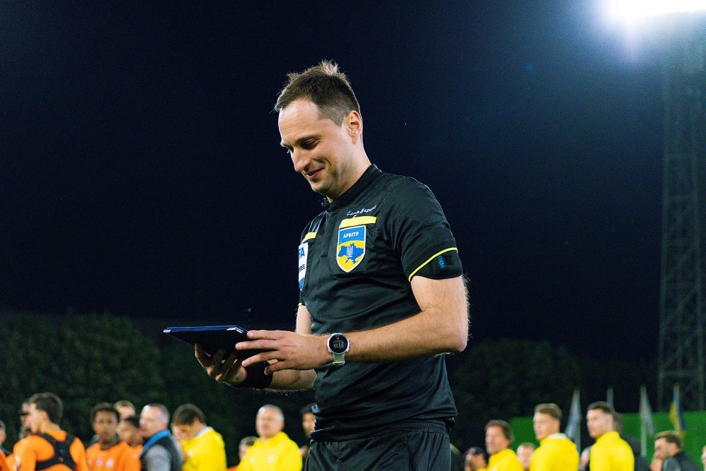 Украинские арбитры получили назначение на матч Лиги конференций