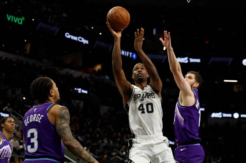 Михайлюк в старте, поражение Юты и победа Клипперса в дерби Лос-Анджелеса