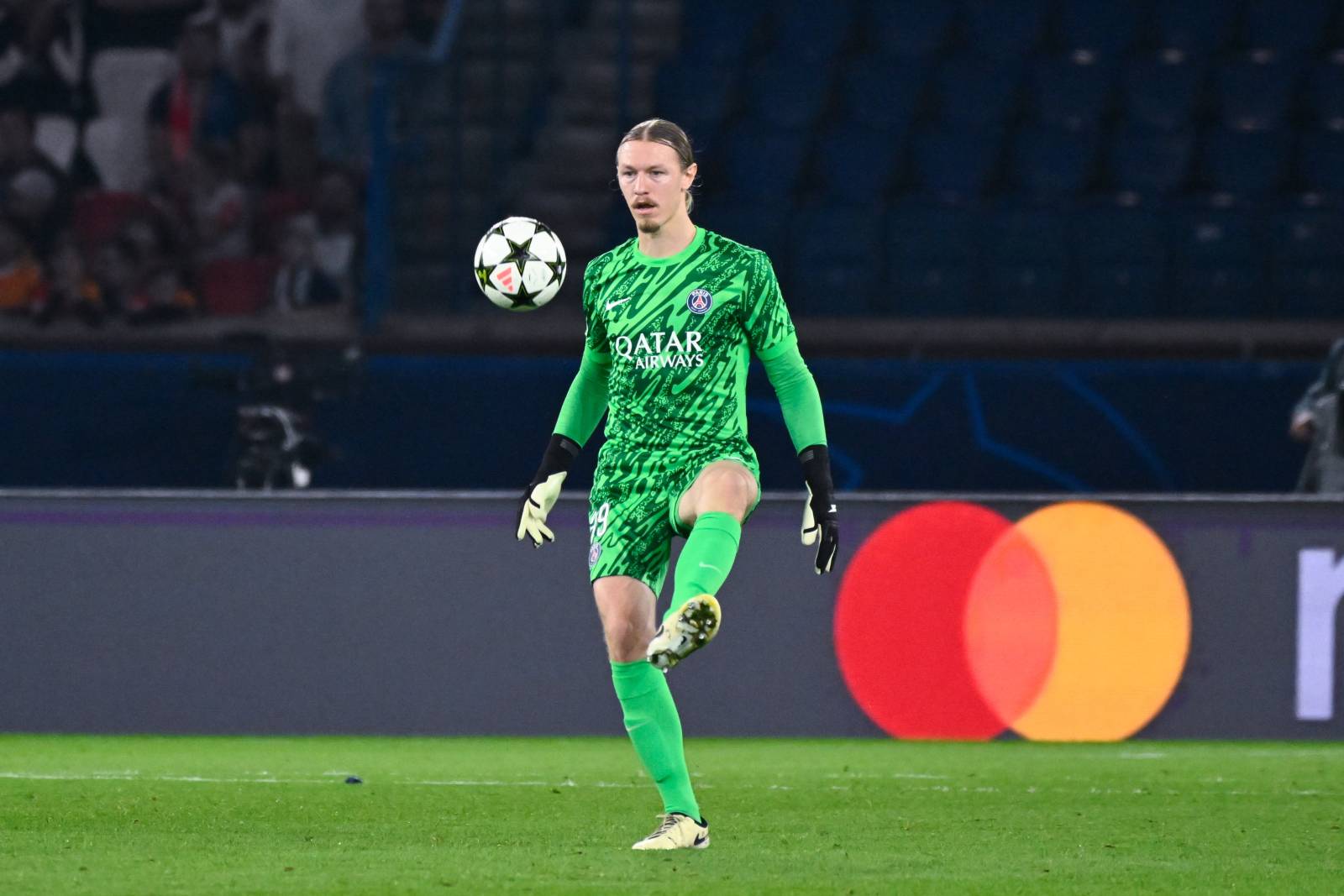 Бідний — про Забарного та Сафонова в ПСЖ: У клубі мають врегулювати ситуацію