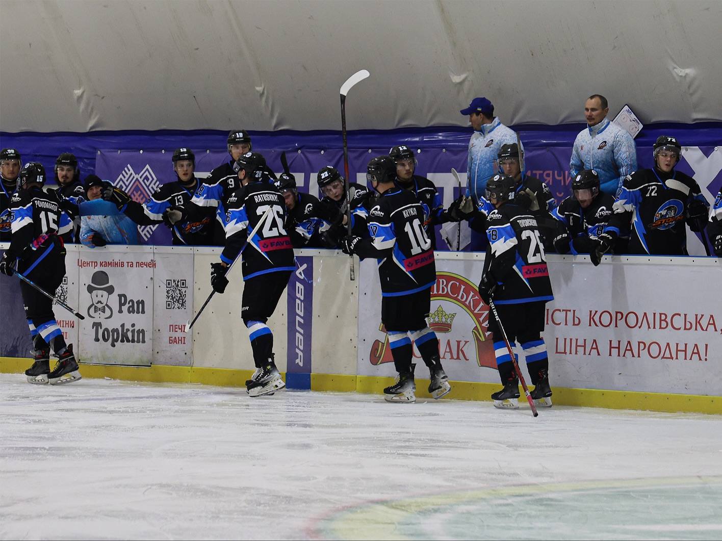 Шторм розгромив Крижинку-Кепіталз, закинувши 11 шайб: хет-трики Сидоренка і Куцевича