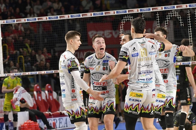 Плотницький видав найрезультативніший матч сезону в Лізі чемпіонів