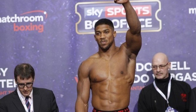 Махмудов кинув виклик Джошуа та запропонував провести бій у Ер-Ріяді