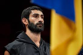 Вечір боксу у Броварах: Фаніян і Постол у головних поєдинках, ветерани на рингу