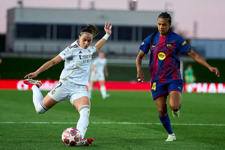 Барселона разгромила Реал, Бавария вырвала победу над Манчестером Юнайтедом в женской ЛЧ