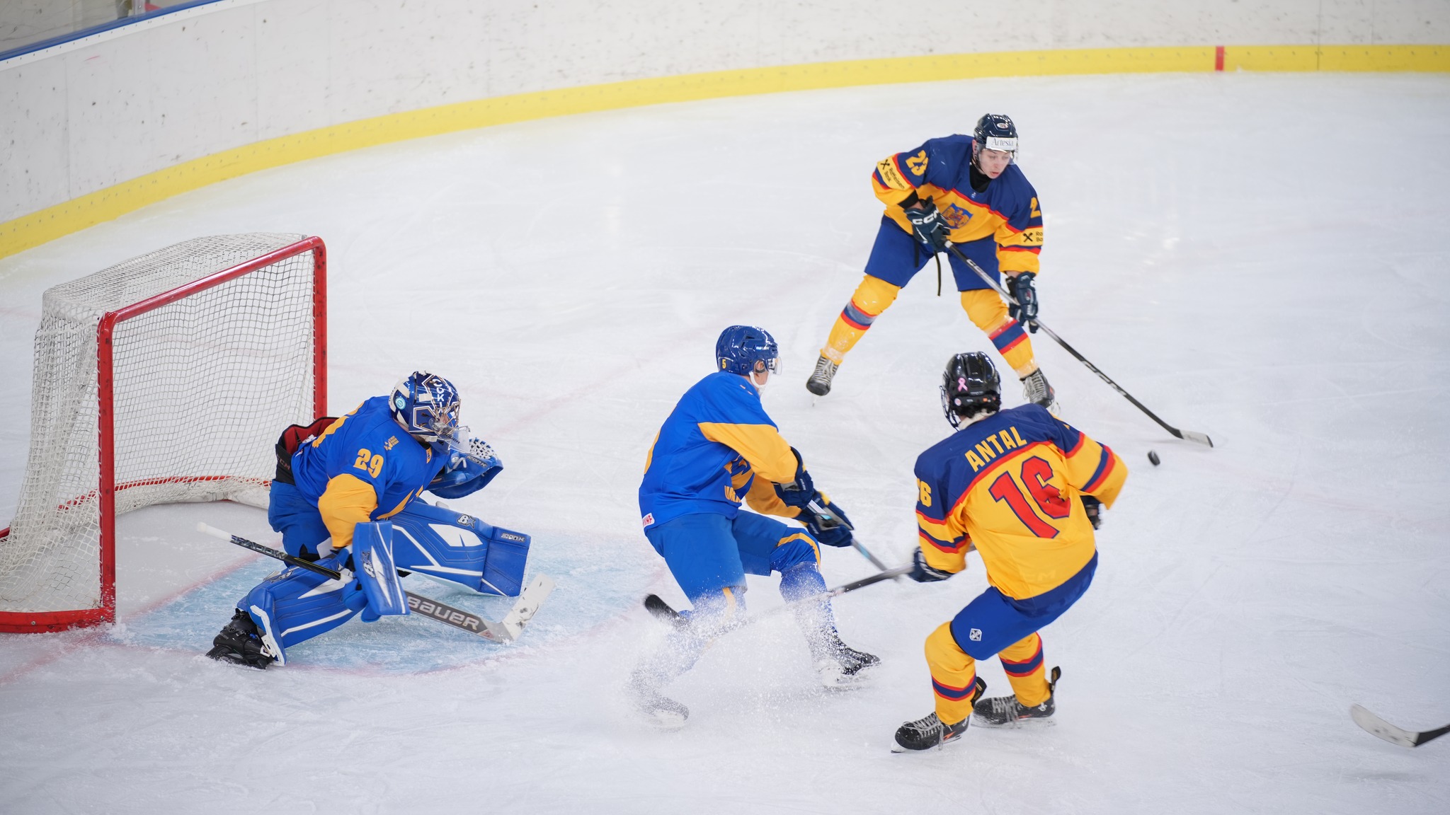 Україна вдруге обіграла Румунію в Європейському Кубку націй з хокею