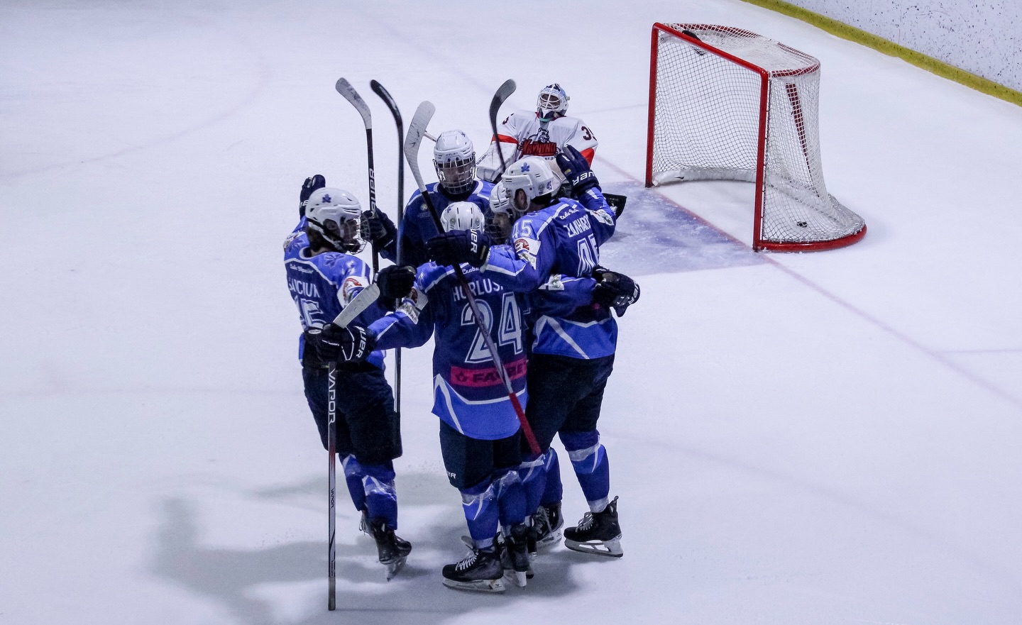 Сокіл розгромив Крижинку-Кепіталз у київському дербі