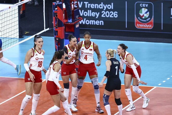 Турция впервые в истории выиграла женский чемпионат Европы по волейболу