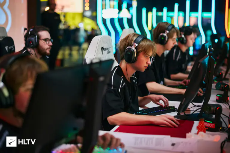 B8 вилетіли з плейоф Esports World Cup 2026 після поразки від Team Spirit
