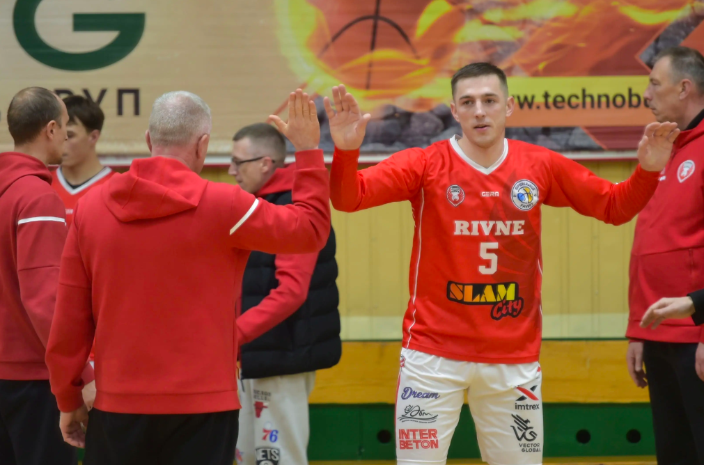 Ровно в напряженном матче одолело Харьковских Соколов в Суперлиге