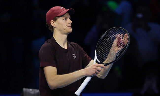 Сіннер достроково вийшов у півфінал Підсумкового турніру ATP, Оже-Альяссім здолав Шелтона у трисетовому трилері