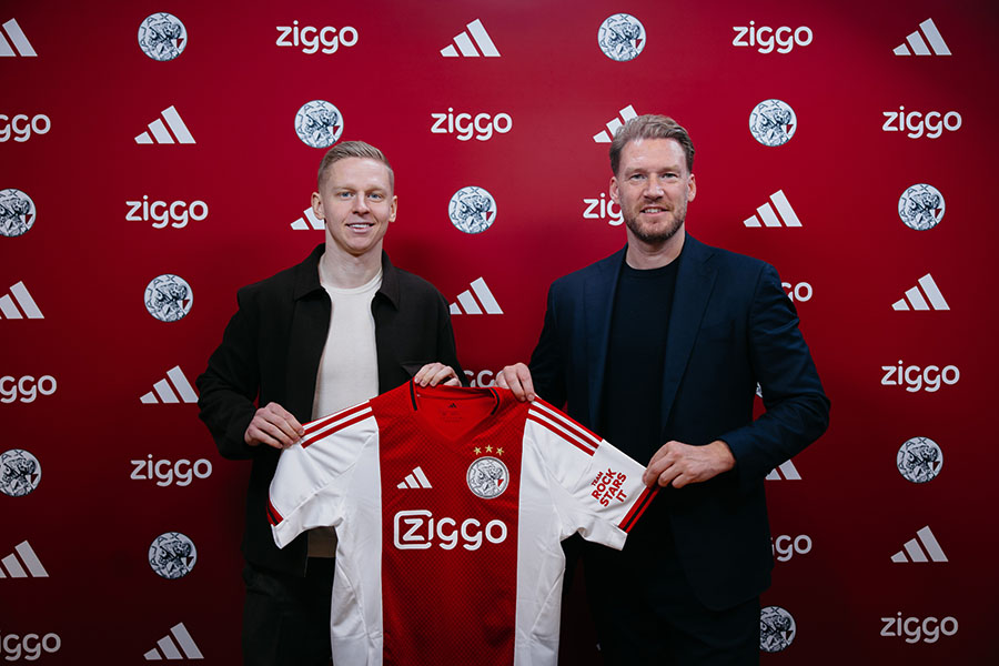 Александр Зинченко официально перешел в Аякс