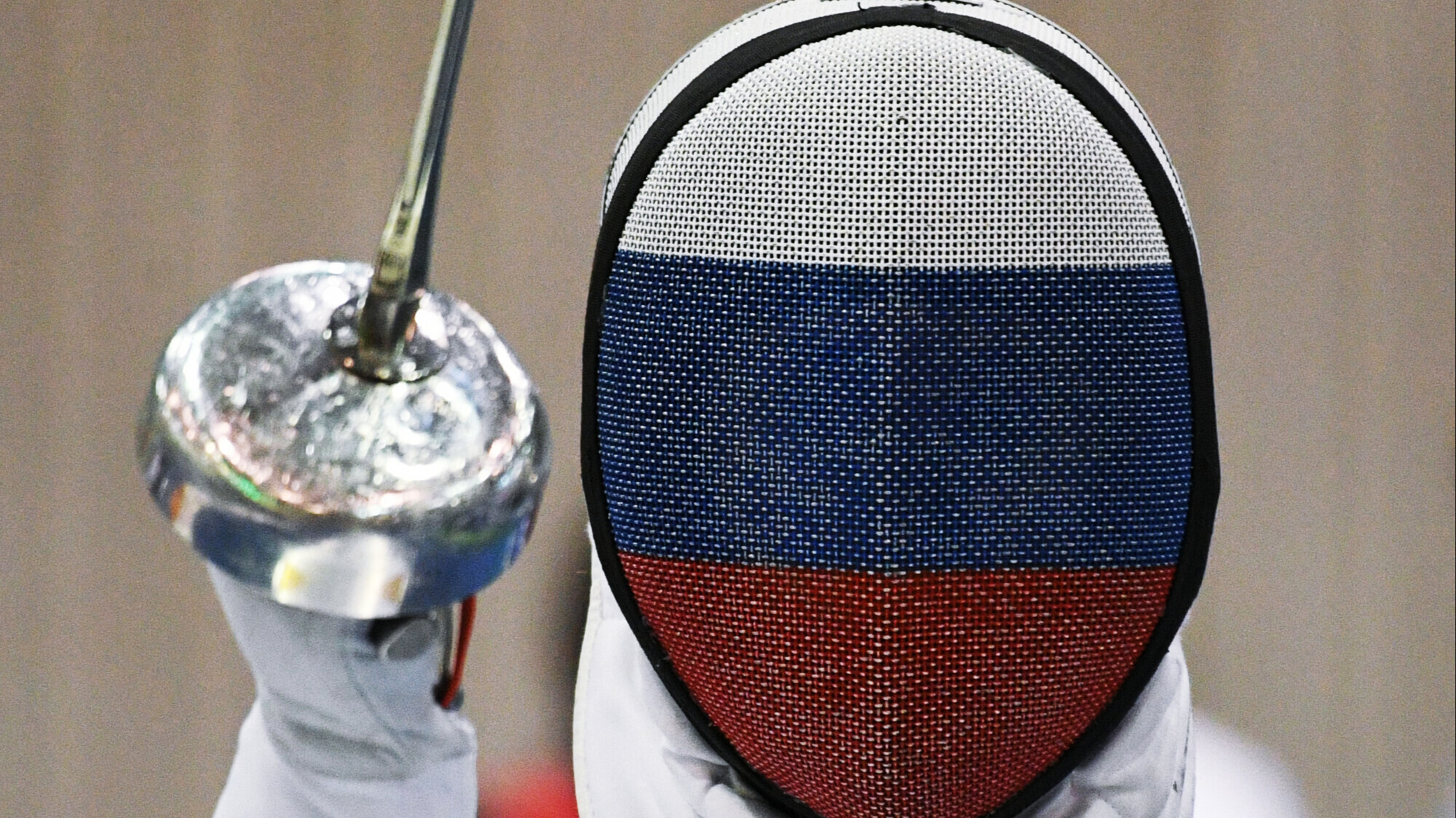 FIE дозволила російським юніорам змагатися з прапором і гімном