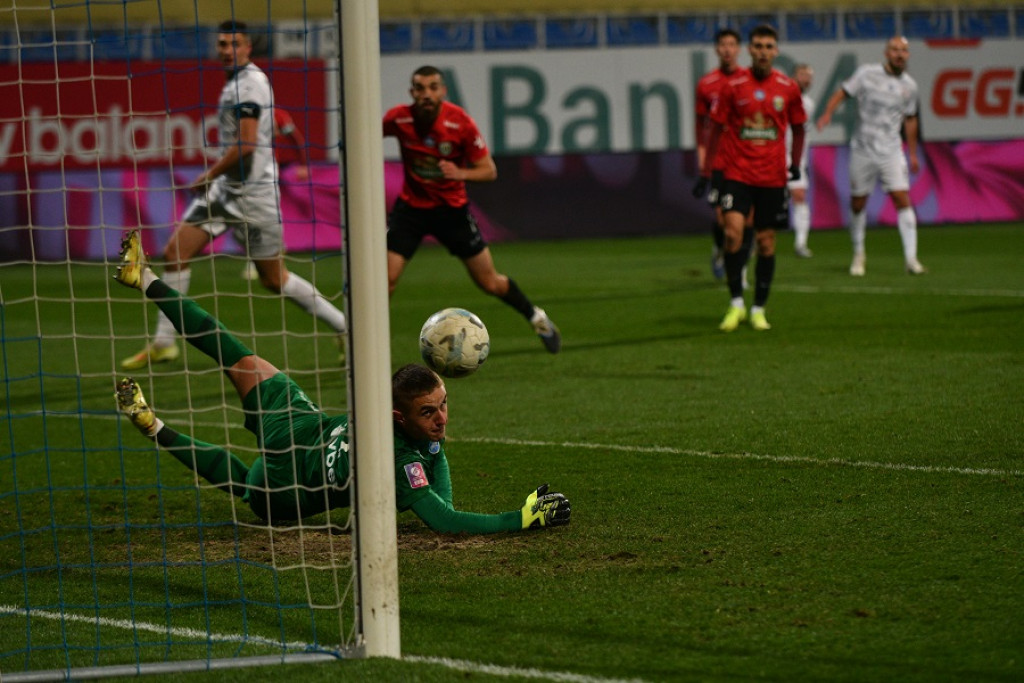 Заря обыграла Карпаты и продлила беспроигрышную серию дома