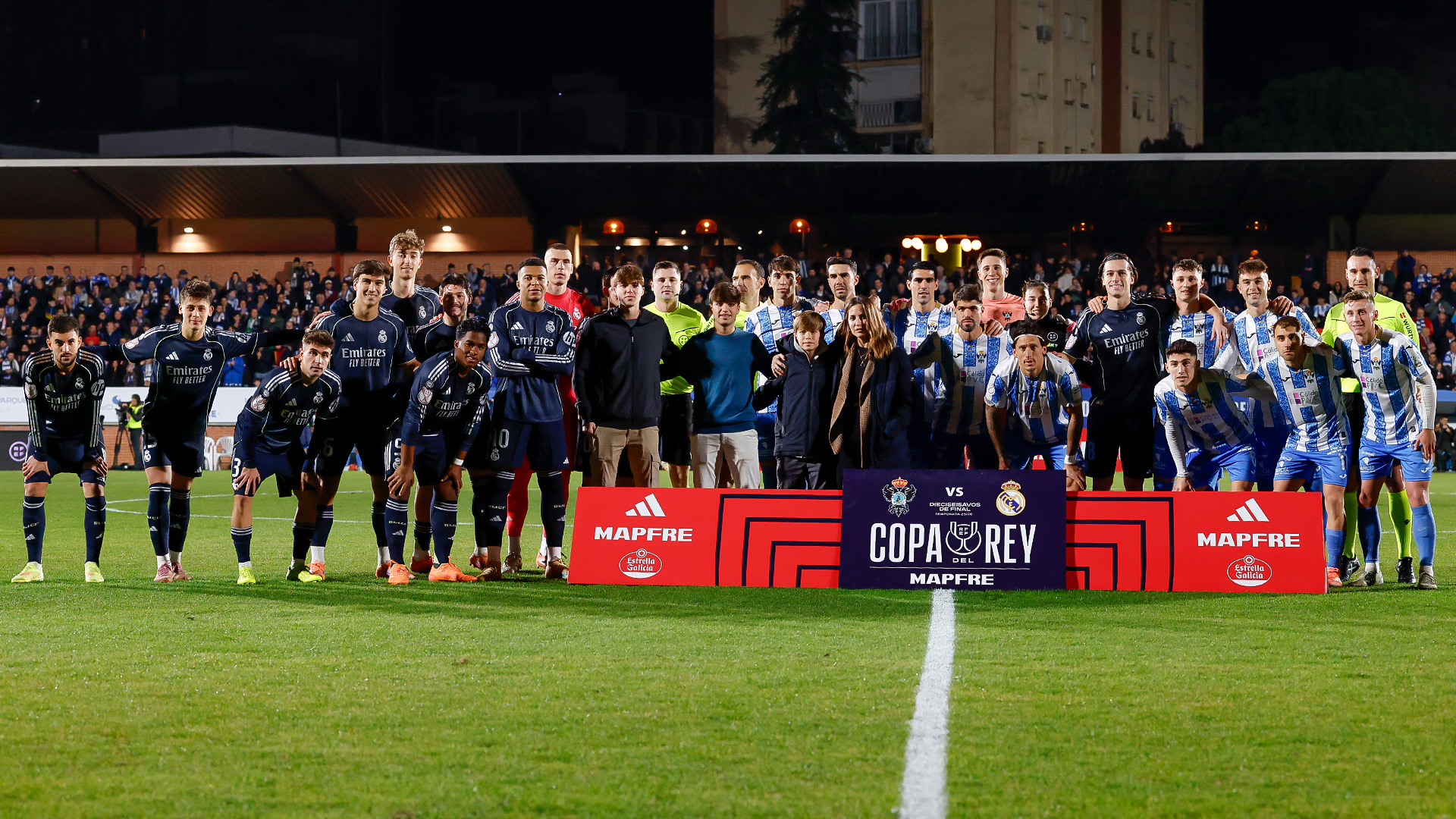 Лунин впервые вышел на матч Реала с капитанской повязкой в Кубке Испании